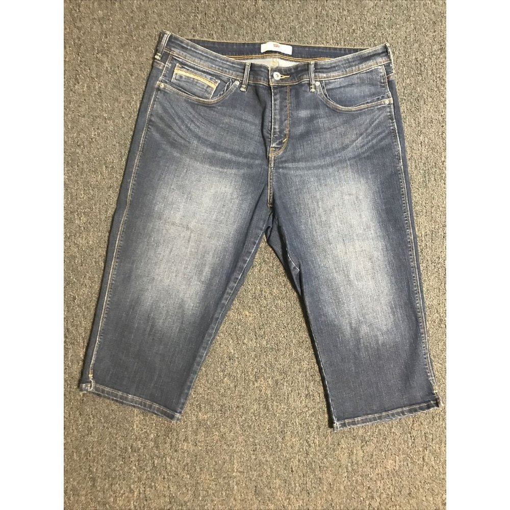 Women’s LEVI'S Perfectly Shaping Sz20 Jean CapriShorts EUC Stretch Distress Wash